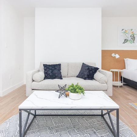 Large Stylish Studio Apartment In El Portal #3 마이애미 외부 사진