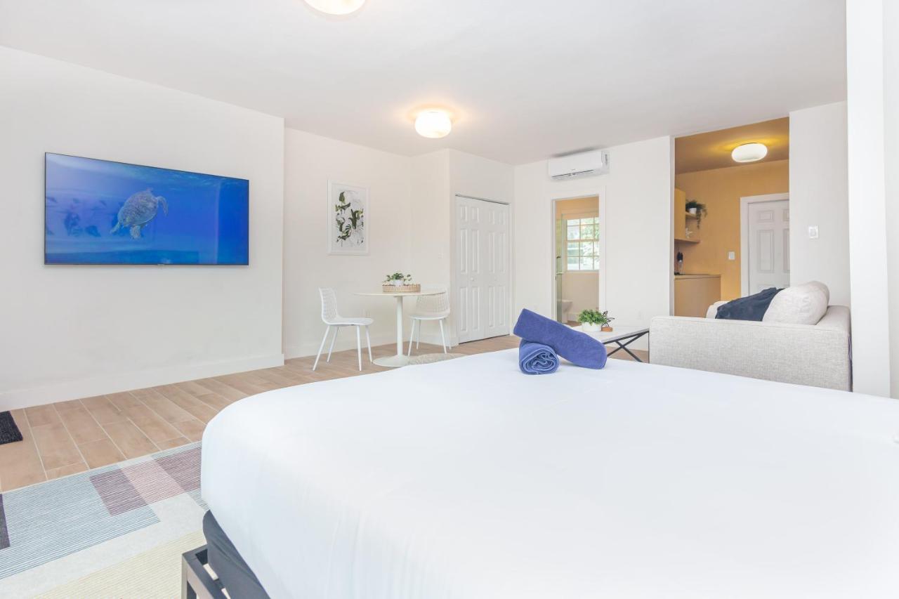 Large Stylish Studio Apartment In El Portal #3 마이애미 외부 사진