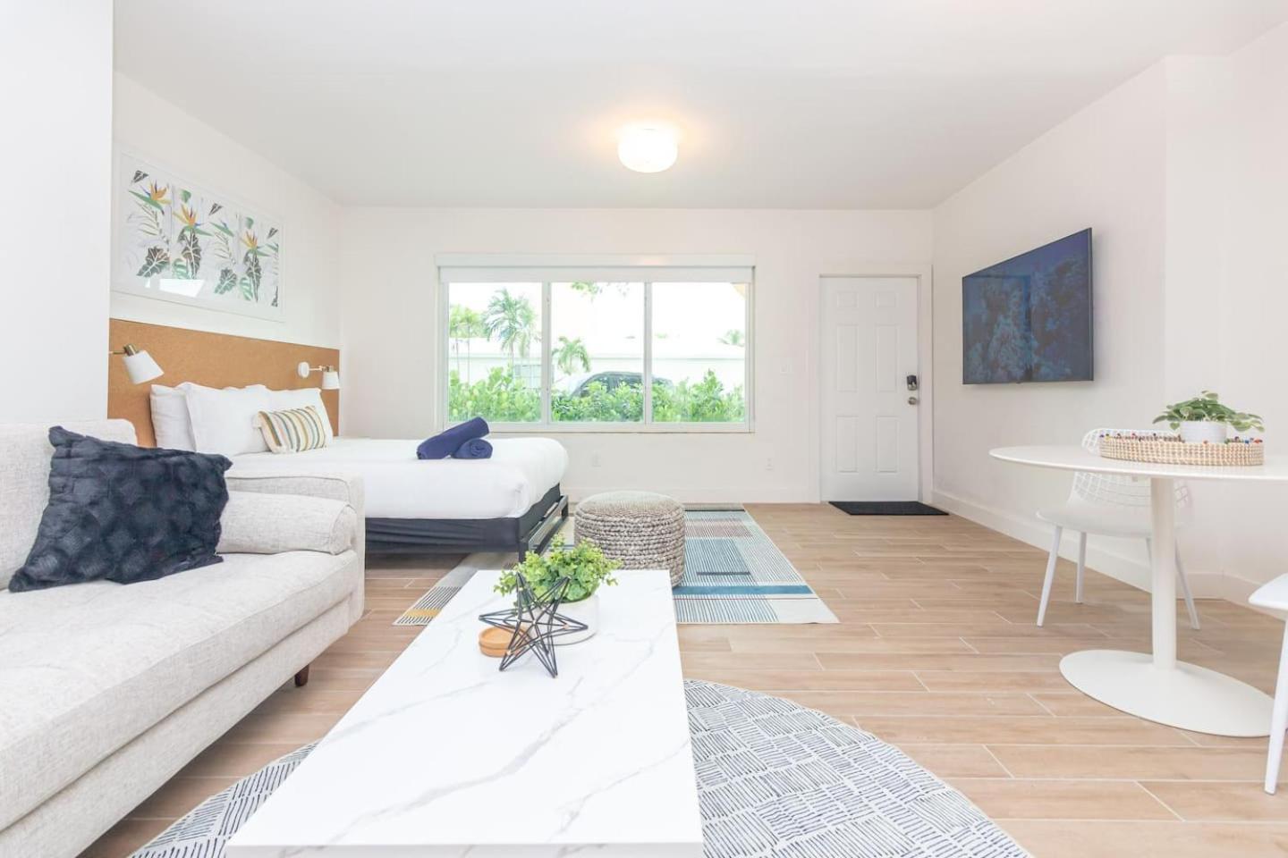 Large Stylish Studio Apartment In El Portal #3 마이애미 외부 사진
