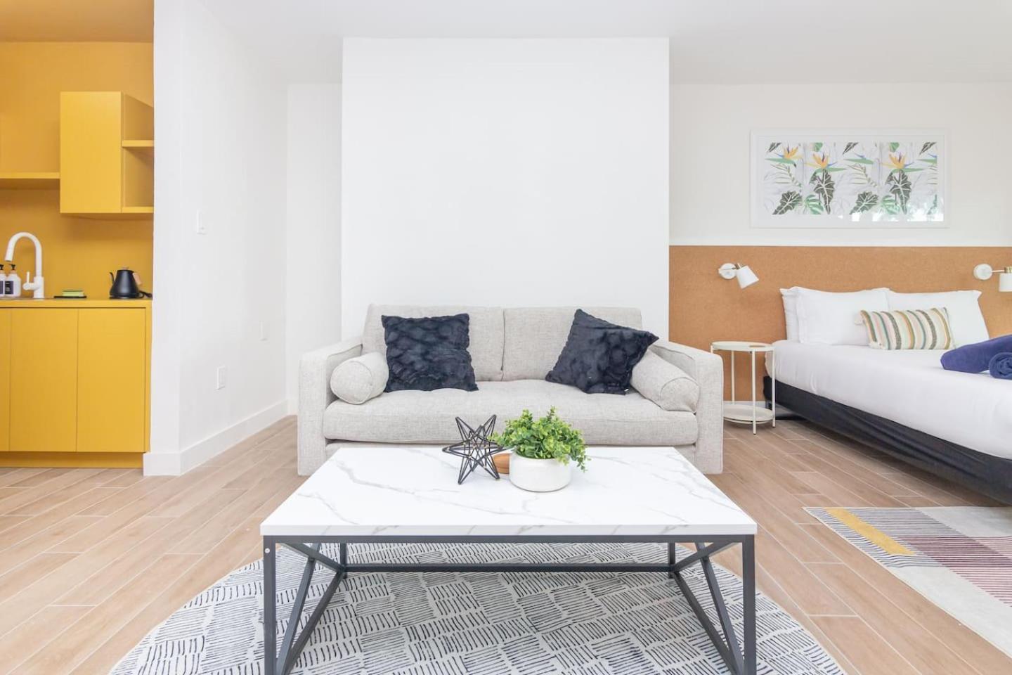 Large Stylish Studio Apartment In El Portal #3 마이애미 외부 사진