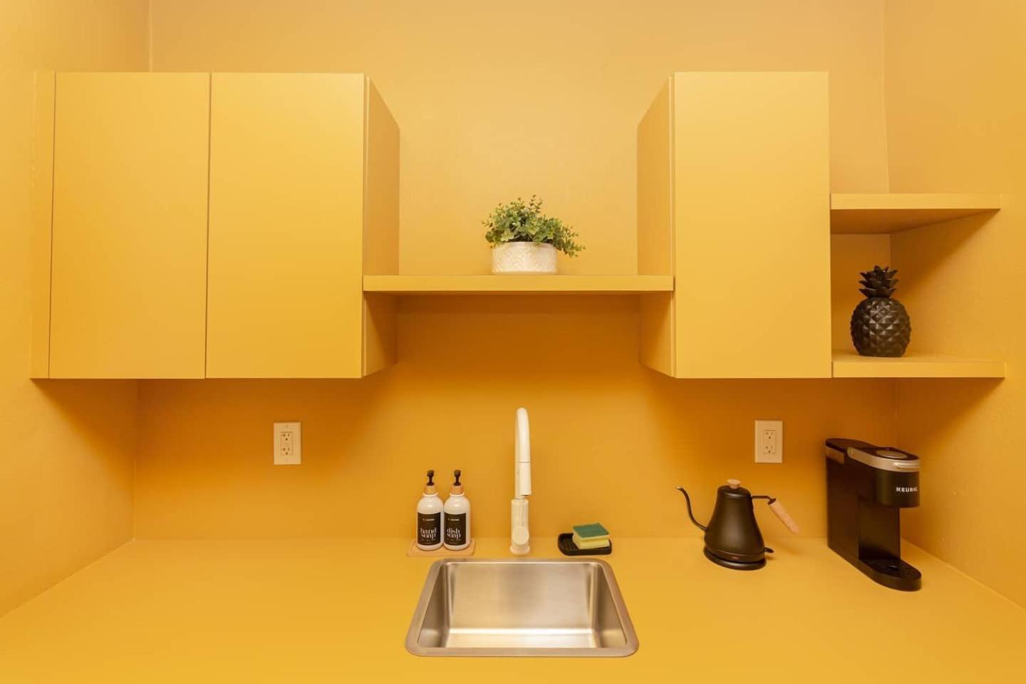 Large Stylish Studio Apartment In El Portal #3 마이애미 외부 사진