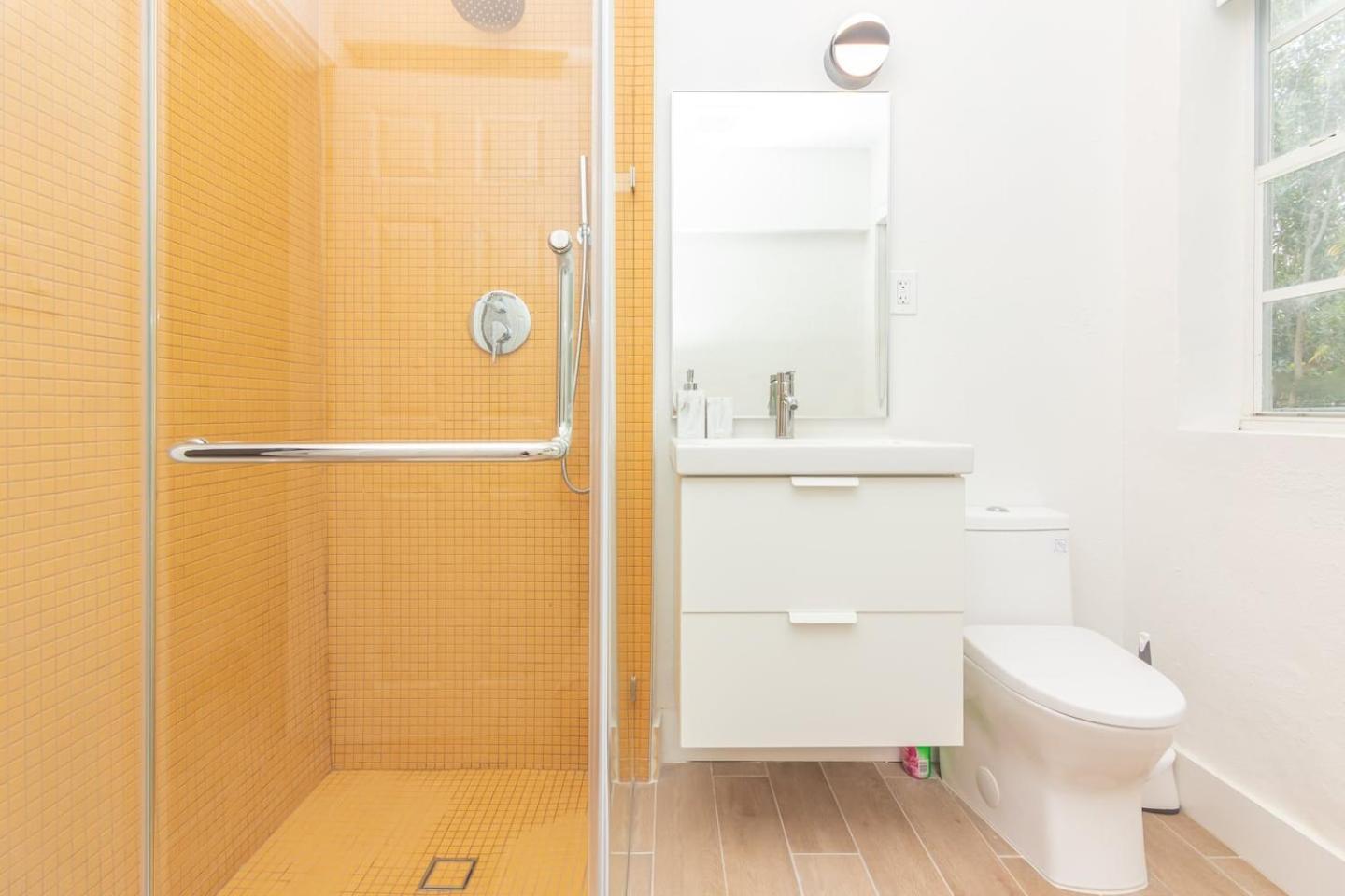 Large Stylish Studio Apartment In El Portal #3 마이애미 외부 사진